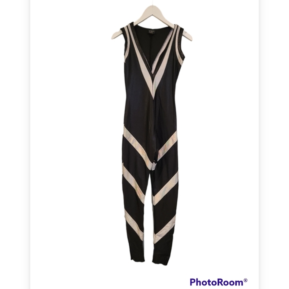 Scifi body suit by m8 costume designer.Blk/sliver metallic V neck fitted.Size M. - Picture 6 of 6